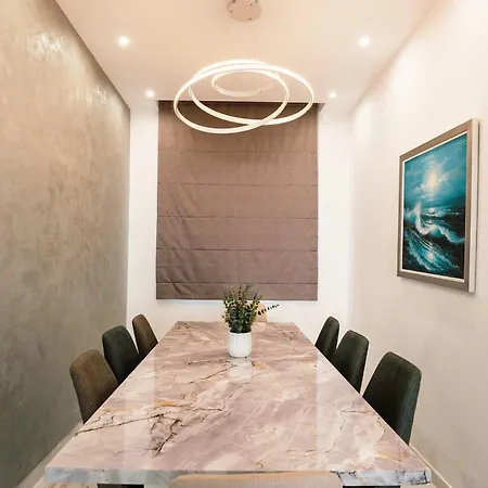 Villa Stunning With A Heated Jacuzzi San Pawl il-Baħar