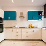 Villa Stunning 4br With Heated Jacuzzi In *