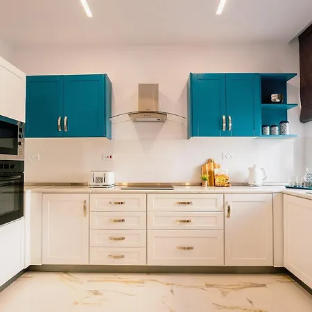 Stunning With A Heated Jacuzzi Villa *