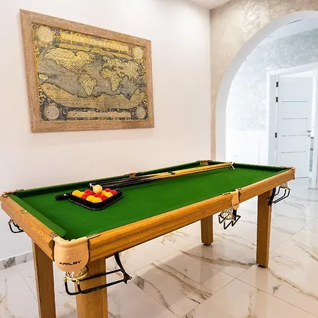 Stunning With A Heated Jacuzzi Villa *