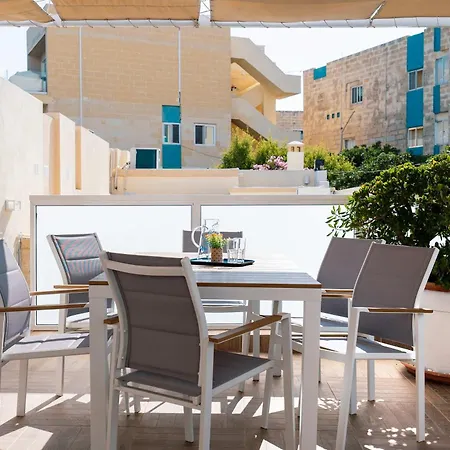 Stunning 4br With Heated Jacuzzi In St. Paul's Bay