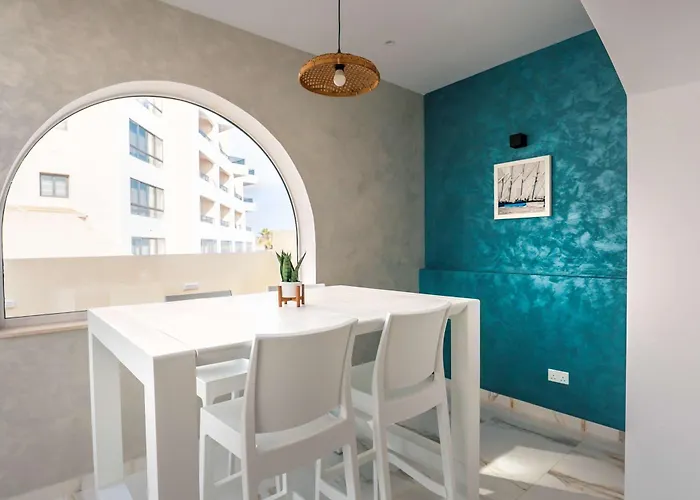 Stunning With A Heated Jacuzzi St Paul's Bay