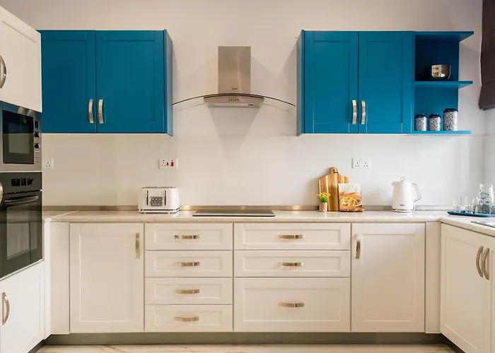 Stunning With A Heated Jacuzzi Willa St Paul's Bay