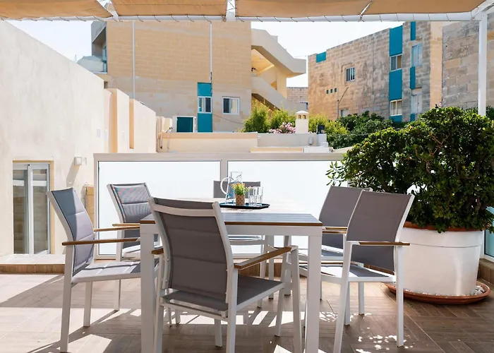 Stunning With A Heated Jacuzzi St Paul's Bay