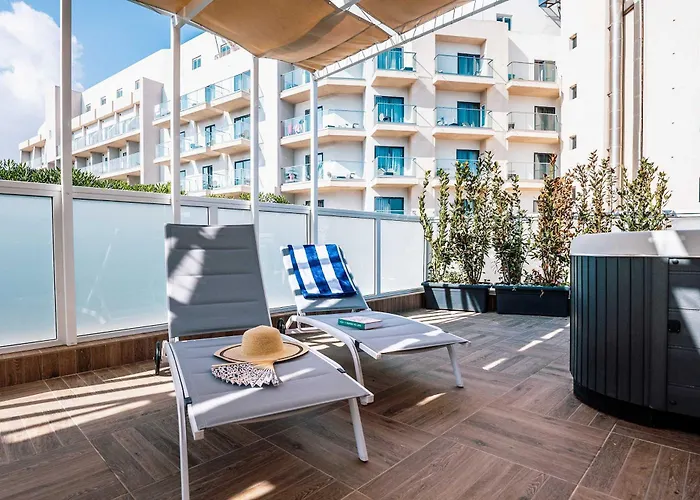 Stunning With A Heated Jacuzzi