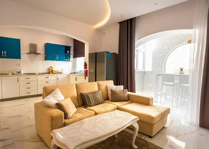 Stunning With A Heated Jacuzzi *