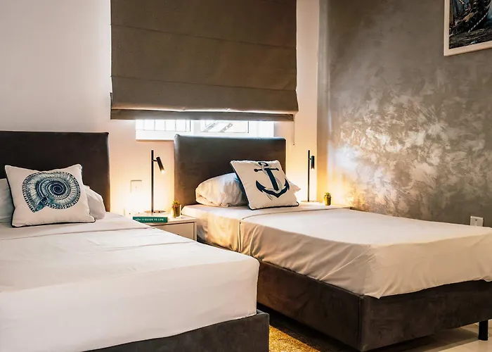 Stunning With A Heated Jacuzzi