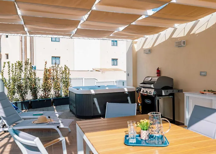 Stunning With A Heated Jacuzzi