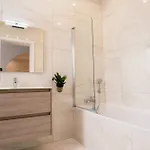 Villa Stunning 4br With Heated Jacuzzi In