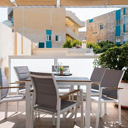 Villa Stunning With A Heated Jacuzzi San Pawl il-Baħar